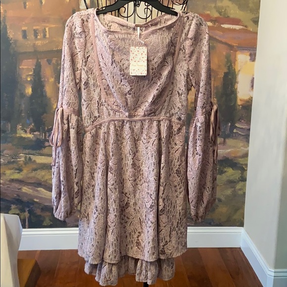 BNWT Free People Lace Balloon Sleeve Mini Dress - Picture 2 of 8